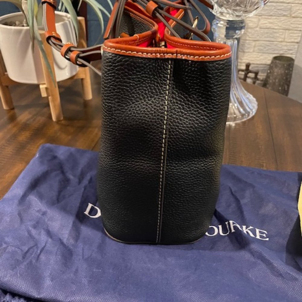 Dooney & Bourke Pebble Grain Black and Tan Small Brianna NWOT - Picture 7 of 16